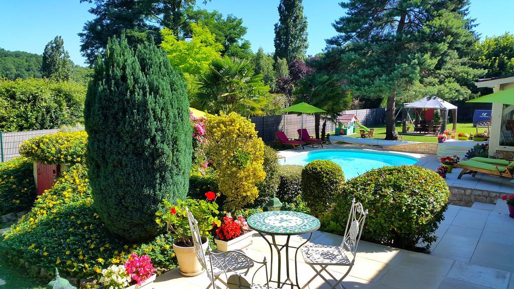 Domaine De La Dame Blanche Hotel Siorac-en-Perigord Exterior photo